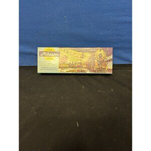 Athearn HO Scale Model Train Kit Yellow Tank Car Authentically Scaled Railroad B